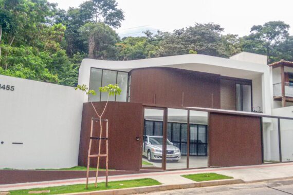 CASA COND. RECANTO DA MATA